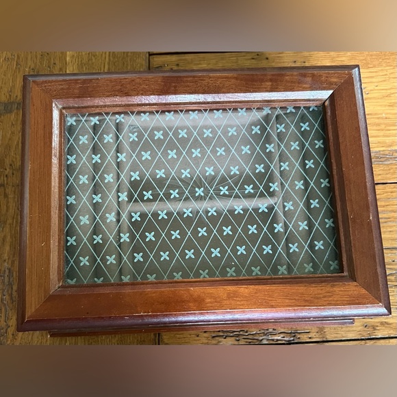 Jewelry Box - Picture 4 of 6